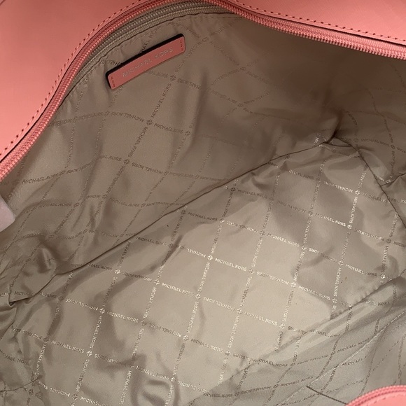 MICHAEL KORS
(NWT
Jet Set Travel Large Saffiano Leather Tote
Bag PRIMROSE COLOR - Picture 15 of 16